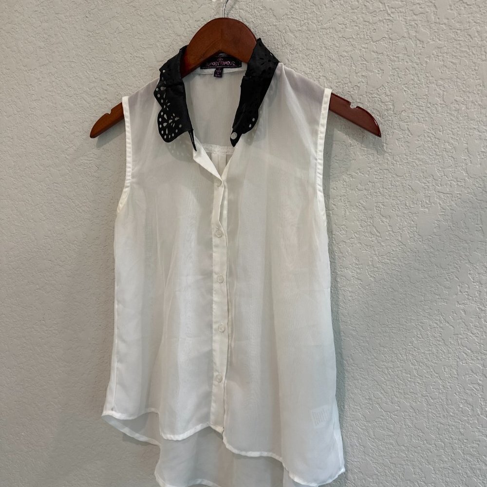 Almost Famous Women's White Sleeveless Top Size Small - Picture 2 of 7